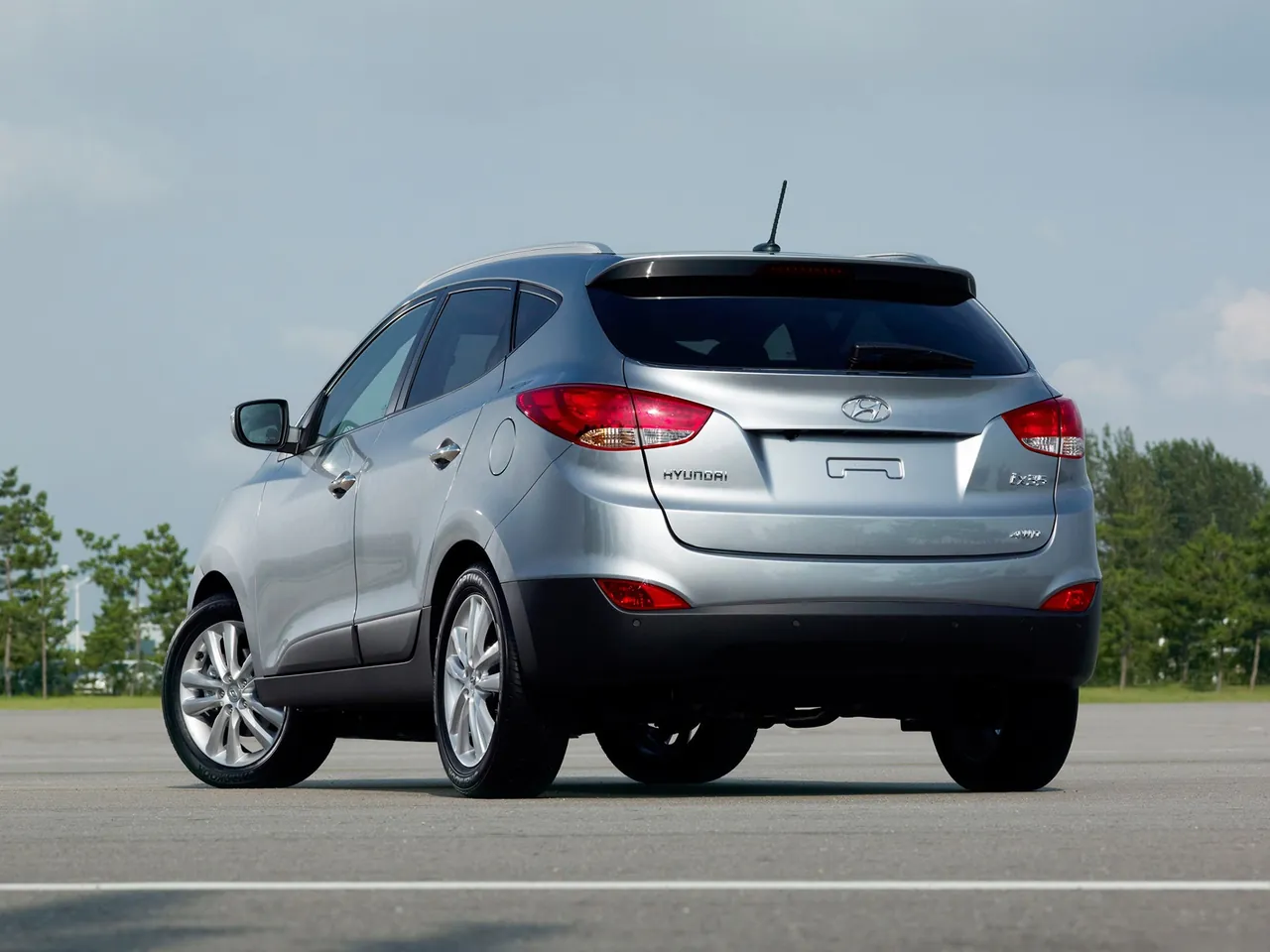 Hyundai ix35 (2011) – zadní tříčtvrteční pohled
