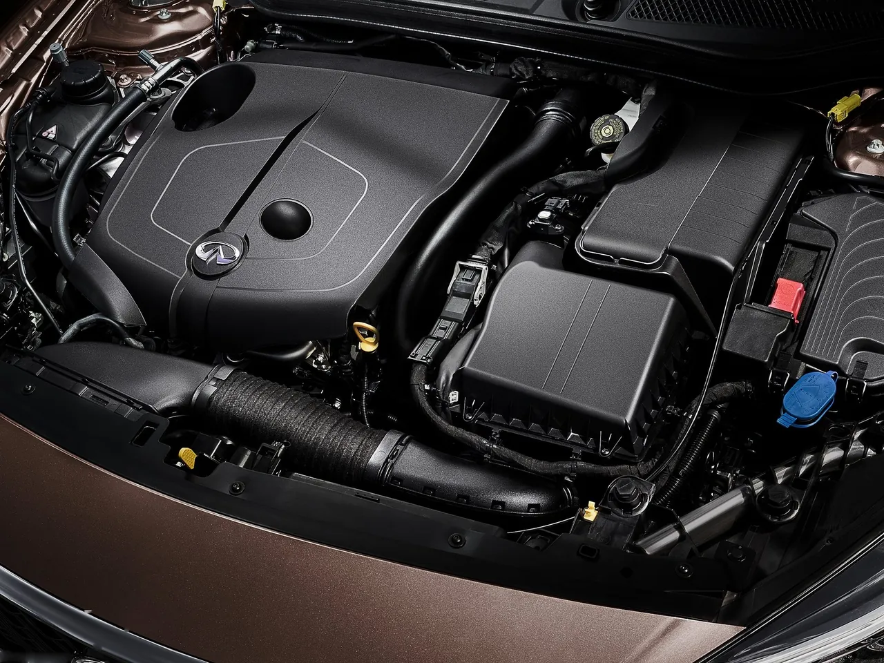 Infiniti Q30 (2016) – motorový prostor