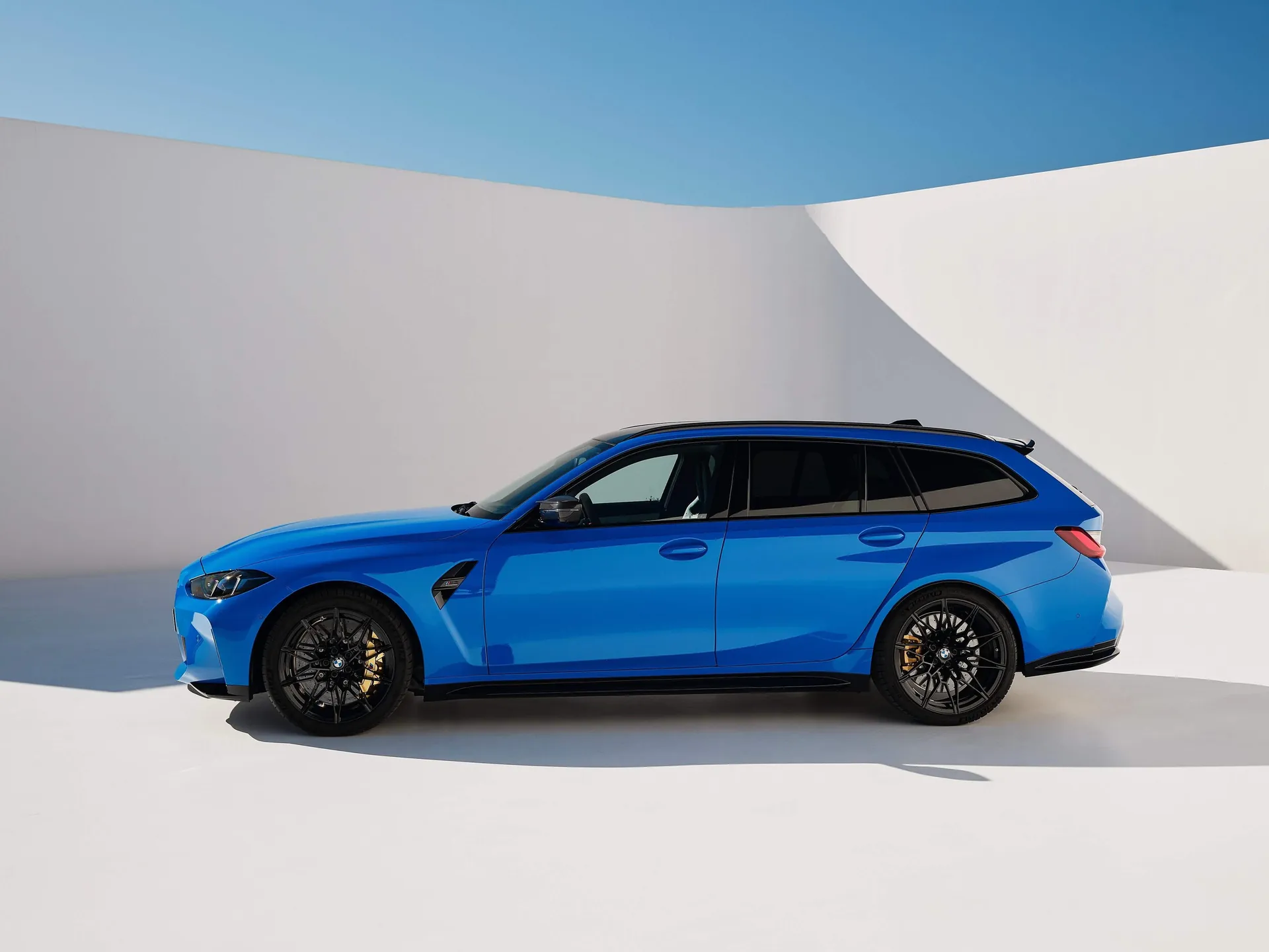 BMW M3 Touring (2025) – boční profil
