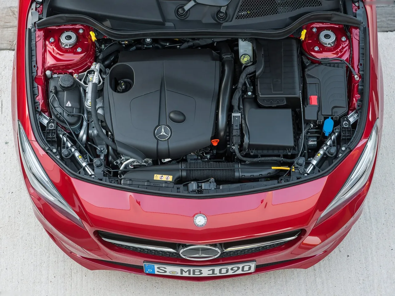 Mercedes-Benz CLA-Class (2014) - Engine Bay