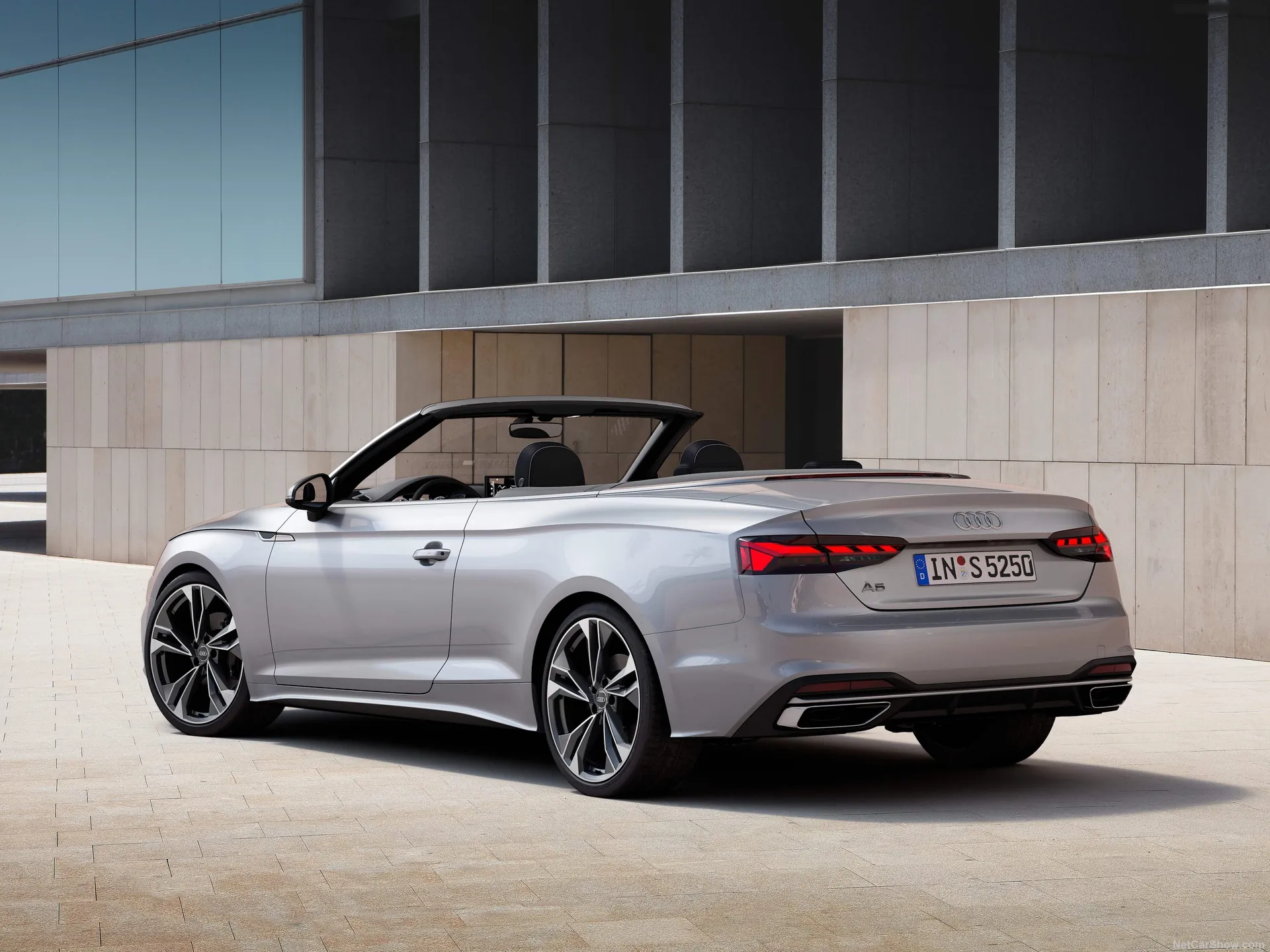 Audi A5 Cabriolet (2020) – zadní tříčtvrteční pohled