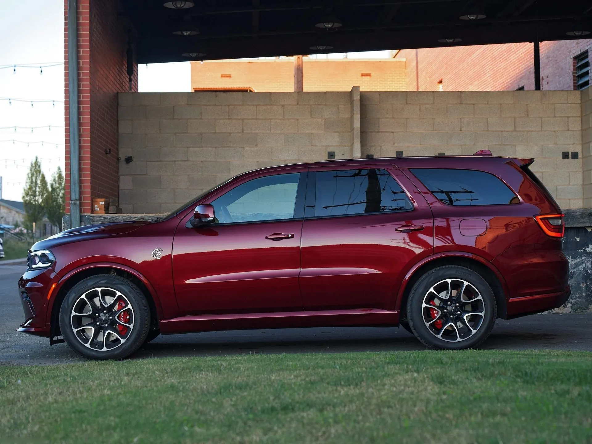 Dodge Durango SRT Hellcat (2021) – boční profil