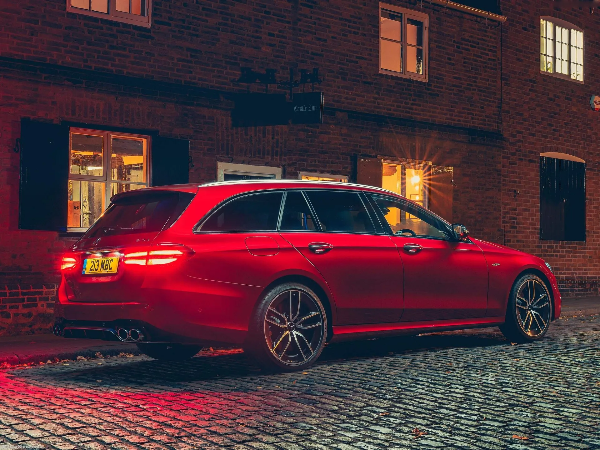 Mercedes-Benz E53 AMG Estate (2019) – zadní tříčtvrteční pohled