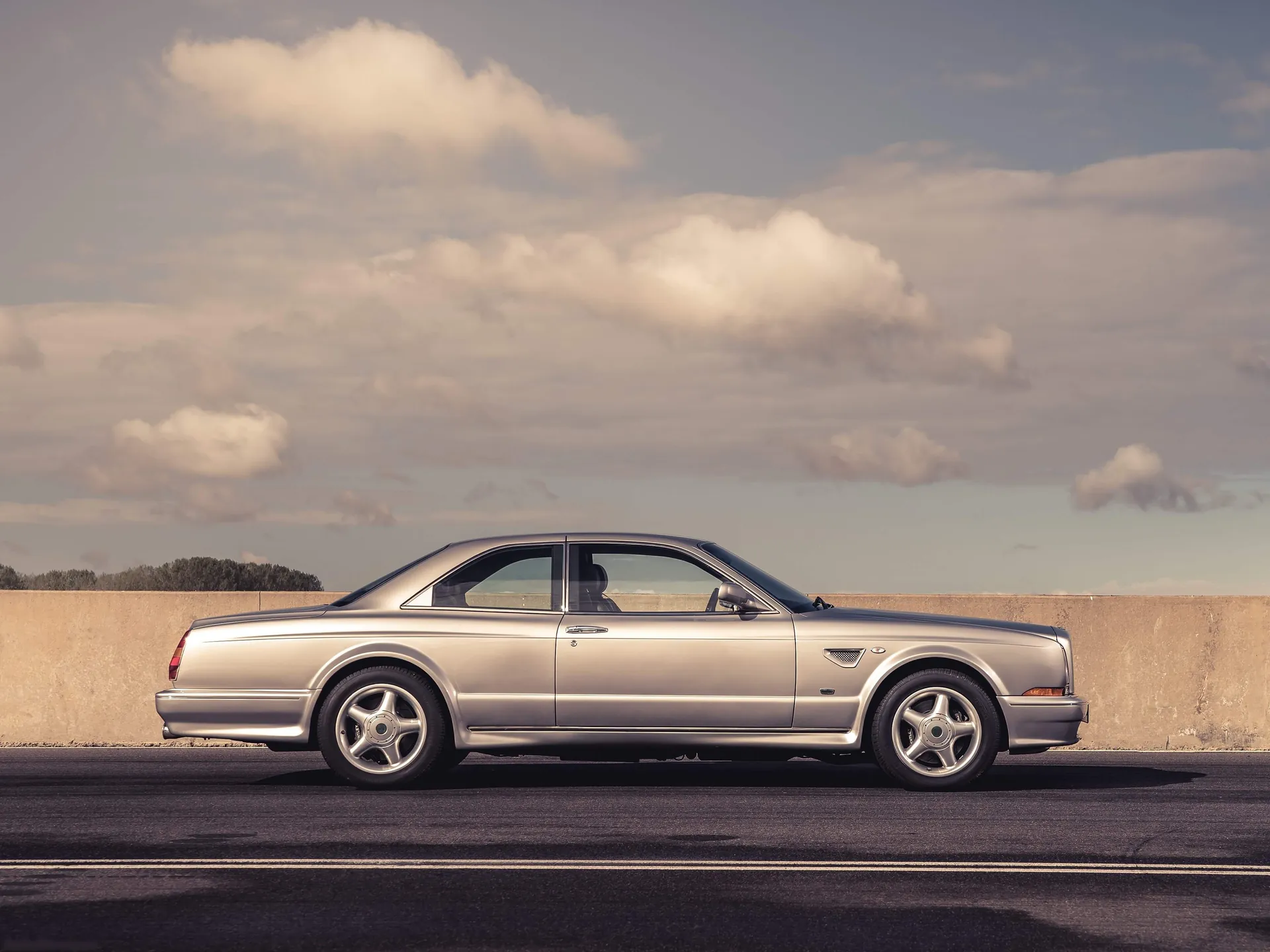 Bentley Continental R Mulliner (2000) - Side Profile