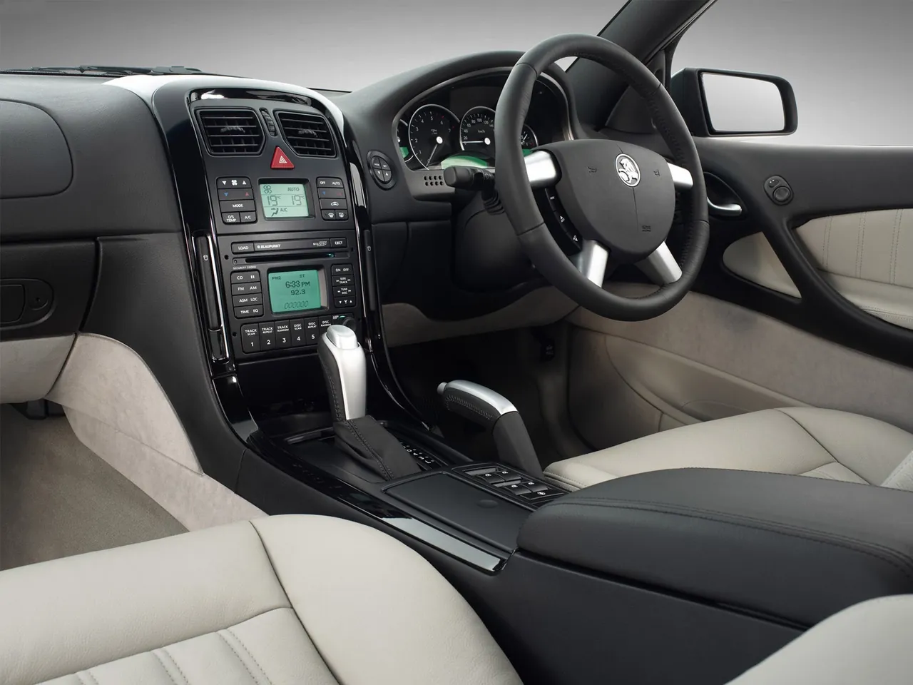 Holden VZ Commodore Calais (2004) – interiér