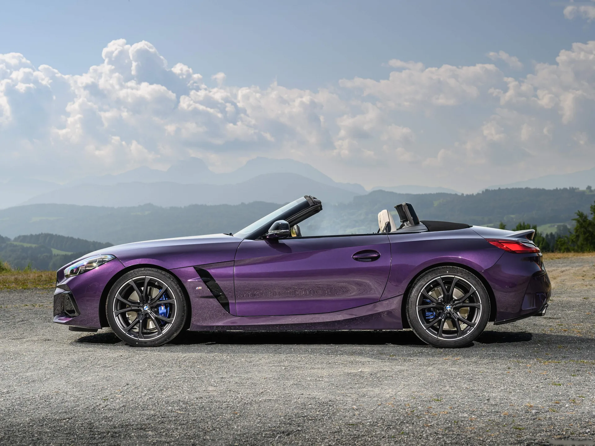 BMW Z4 (2023) - Side Profile