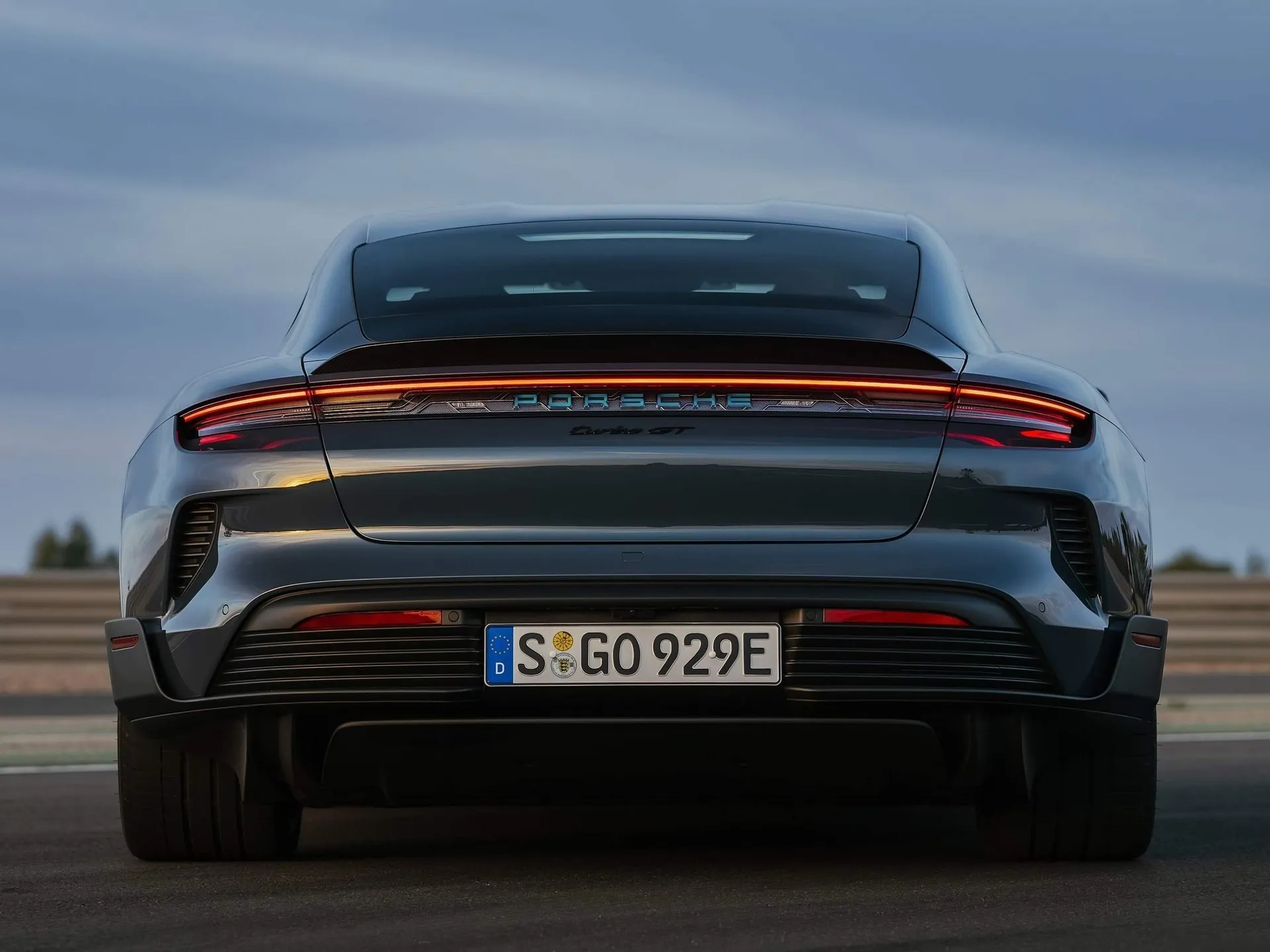 Porsche Taycan Turbo GT (2025) – zezadu