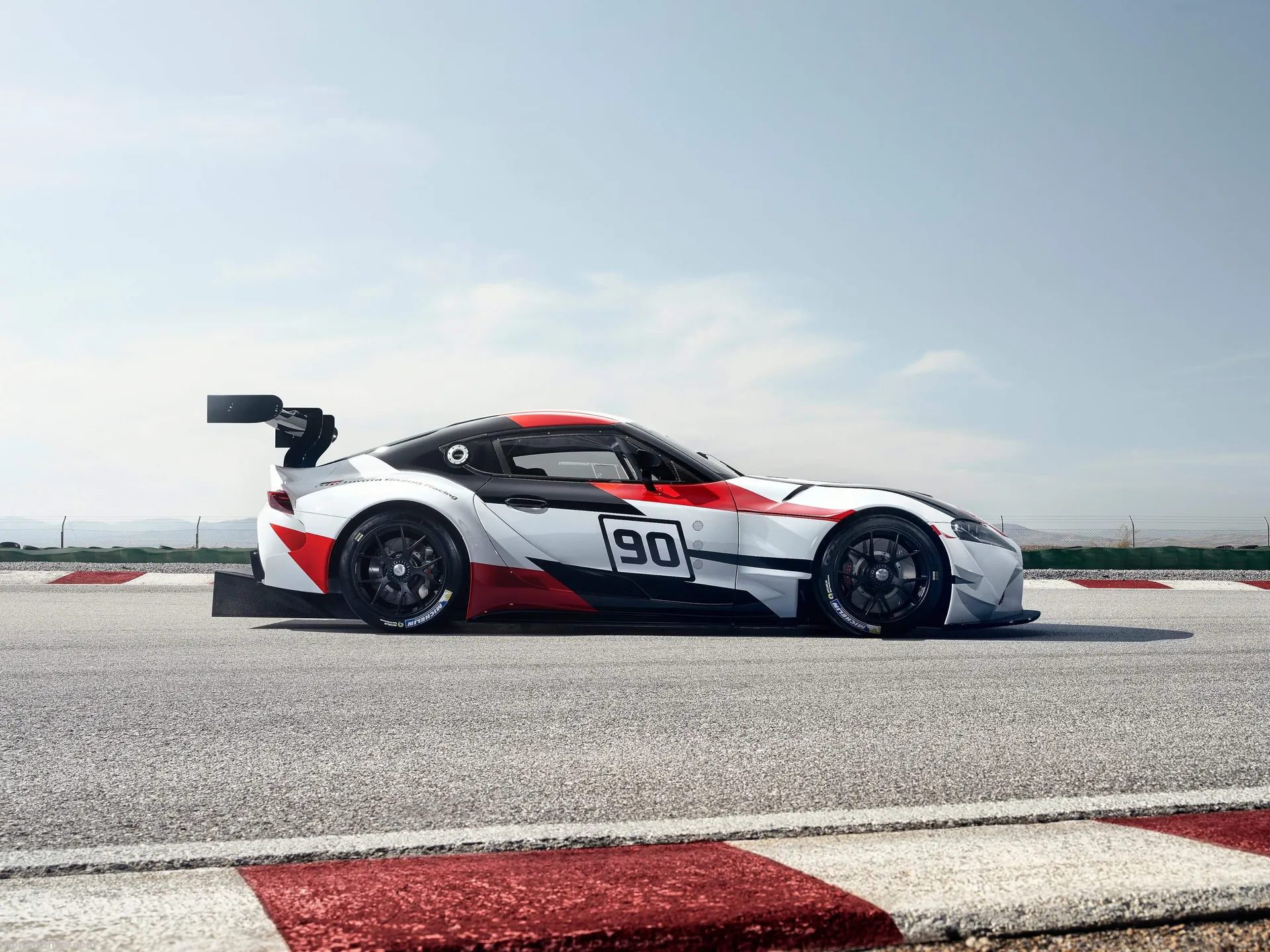 Toyota GR Supra Racing Concept (2018) – boční profil
