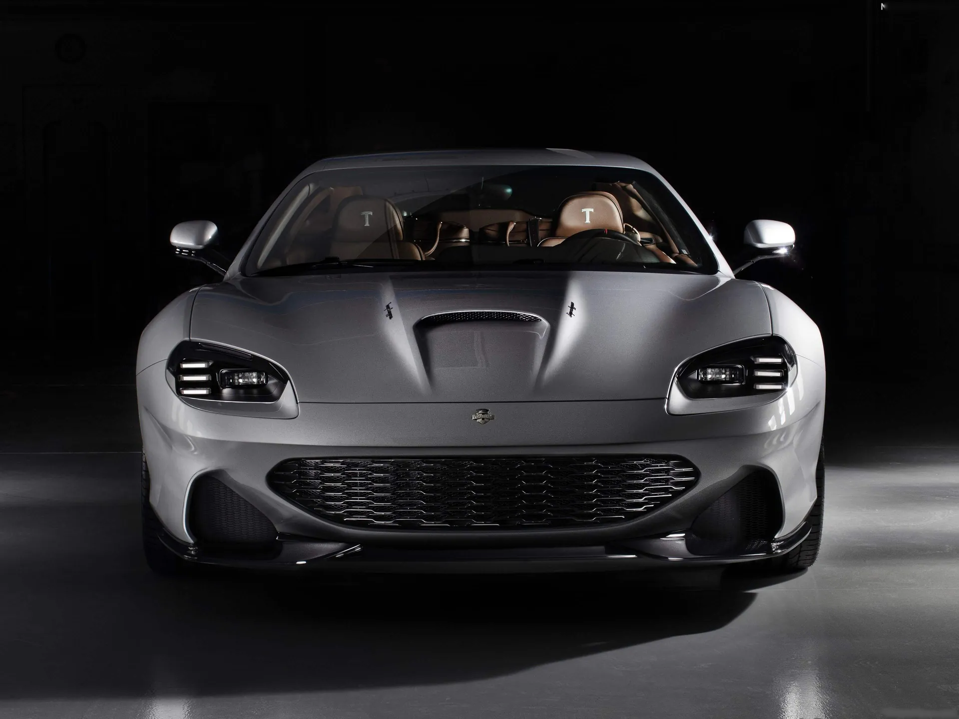 Touring Superleggera Veloce12 (2025) – zepředu