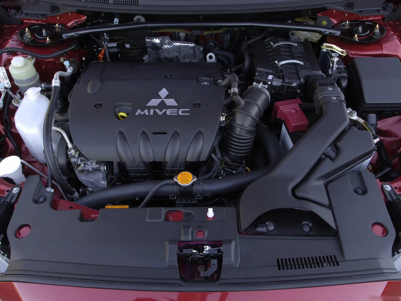 Mitsubishi Lancer (2008) – motorový prostor
