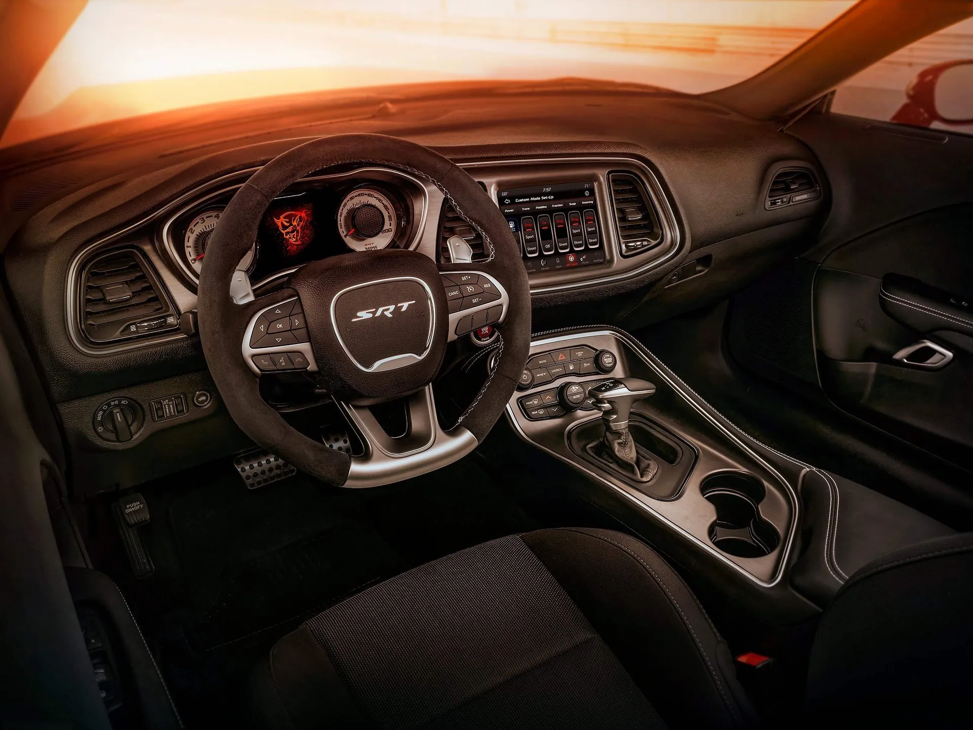 Dodge Challenger SRT Demon (2018) – interiér