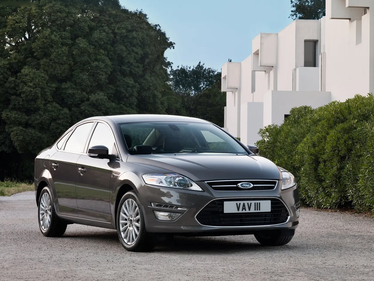 Ford Mondeo 5-door (2011)