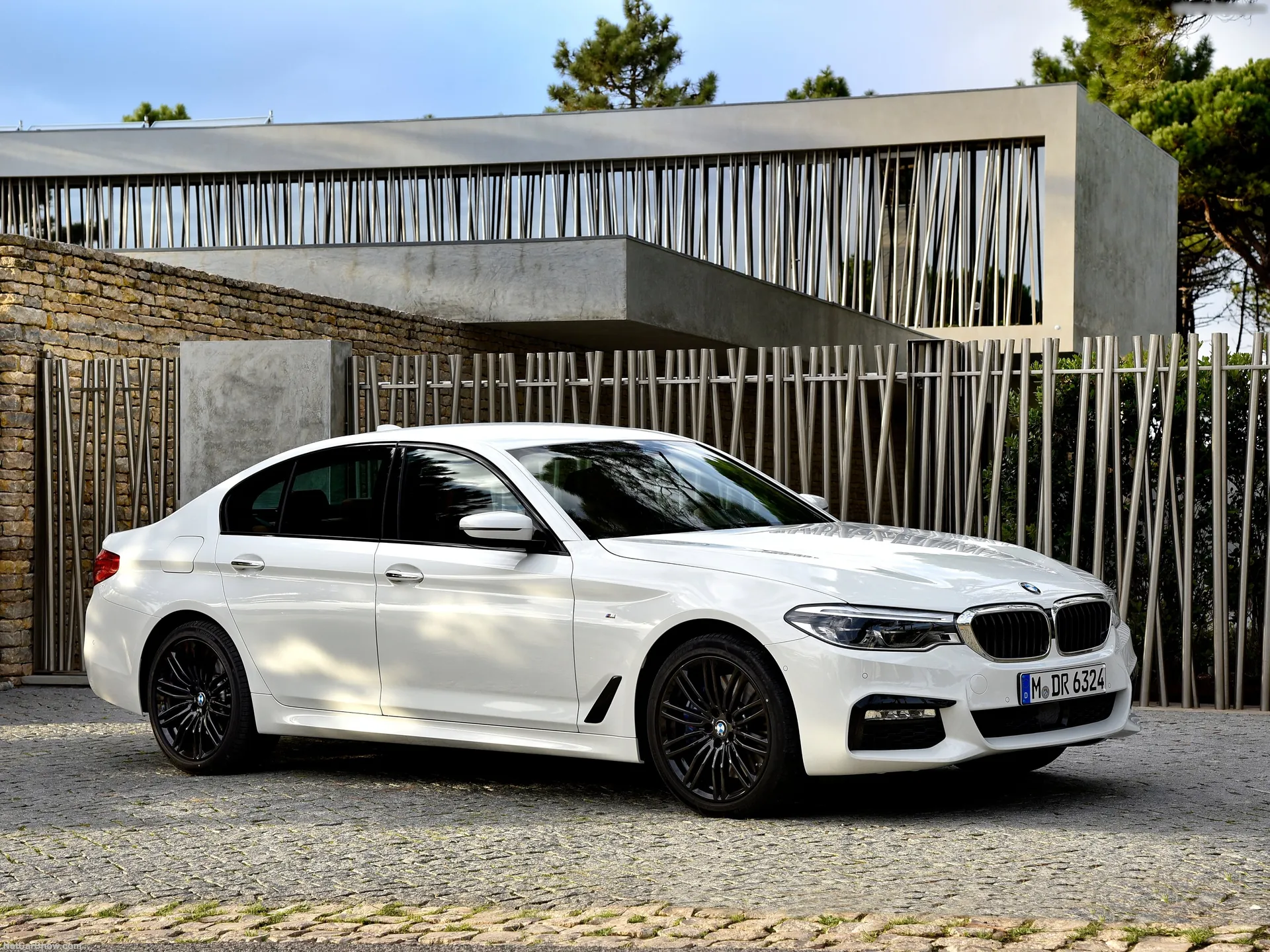 BMW 5-Series (2017)