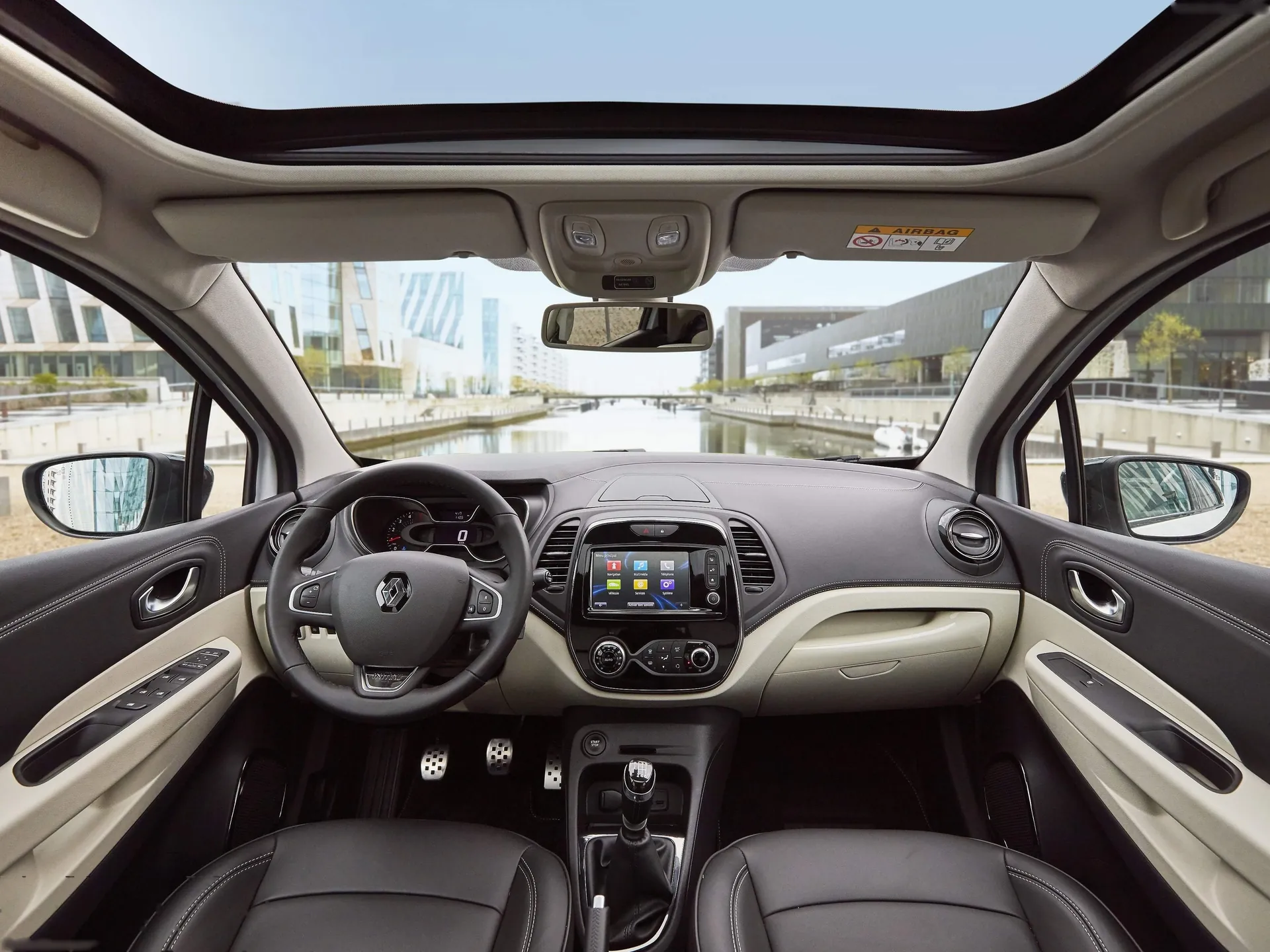 Renault Captur (2018) – interiér