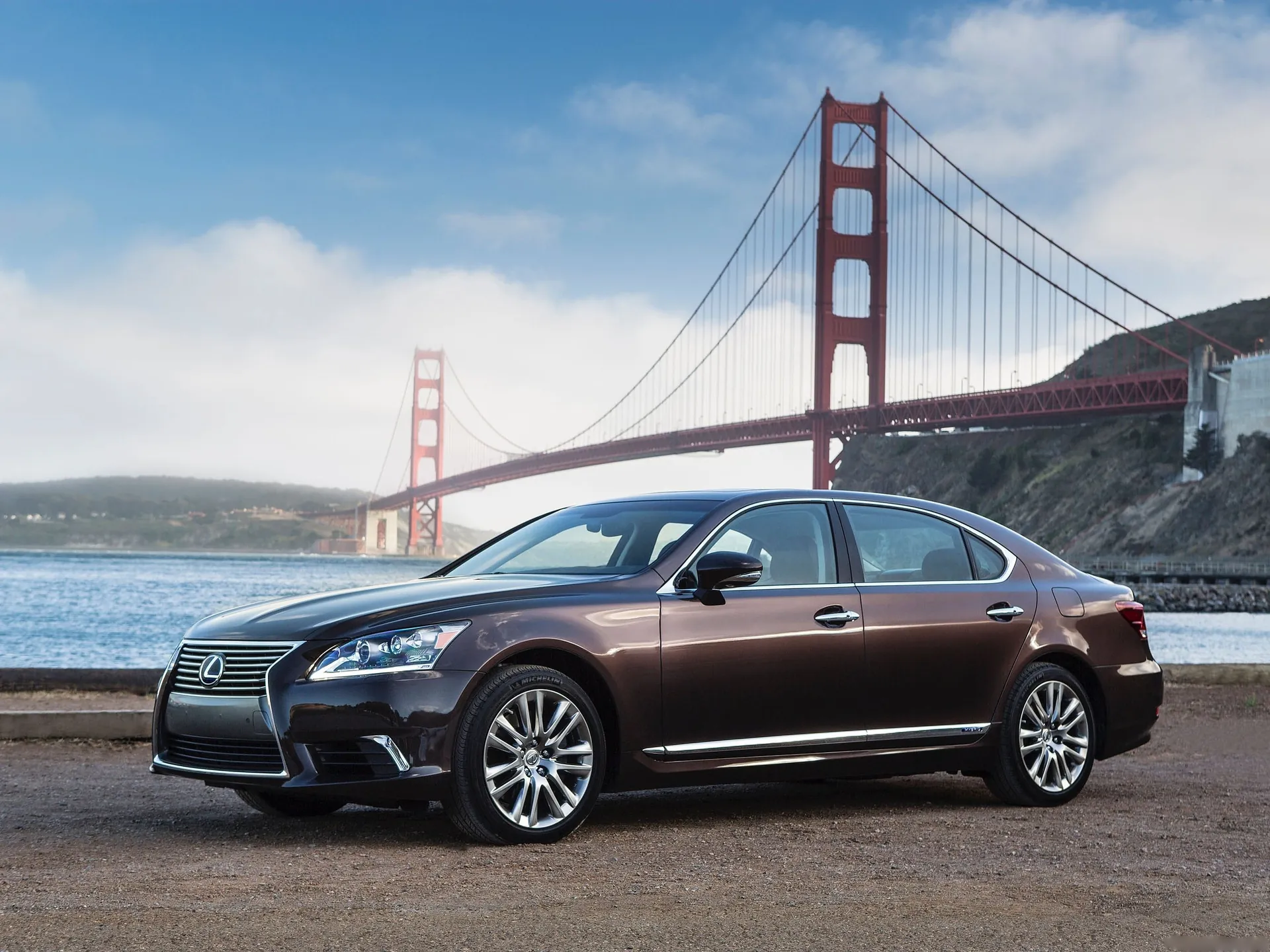 Lexus LS 600h L (2013)