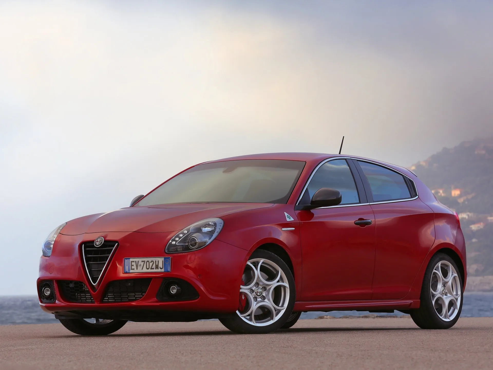 Alfa Romeo Giulietta Quadrifoglio Verde (2014)