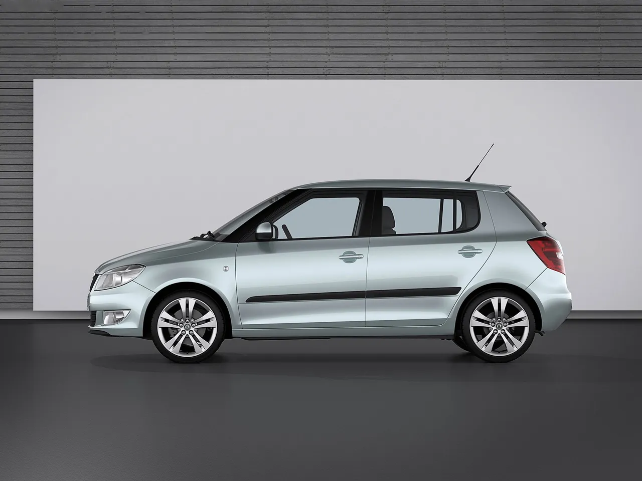Skoda Fabia (2011) – boční profil