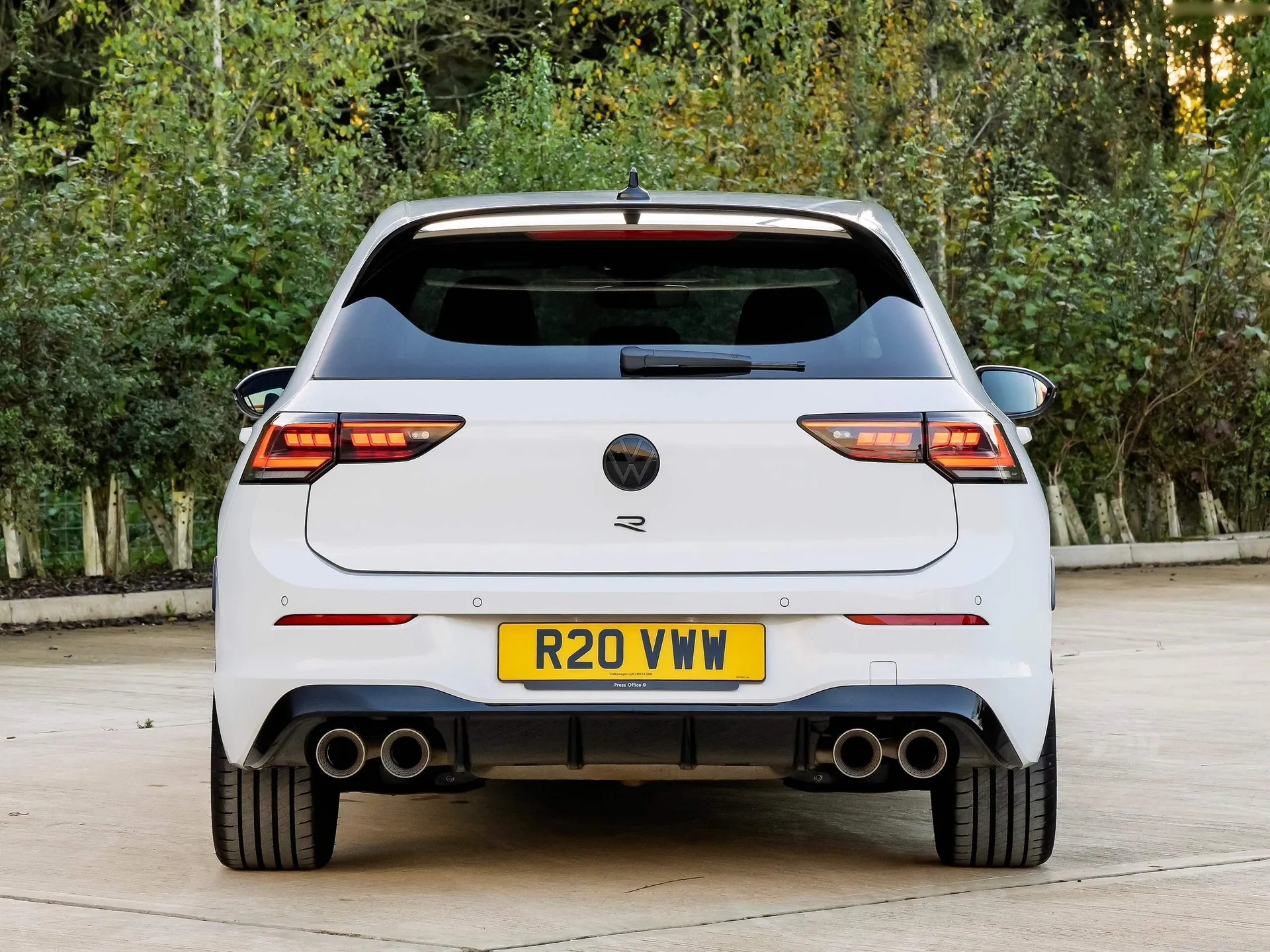 Volkswagen Golf R Black Edition [UK] (2025) – zezadu