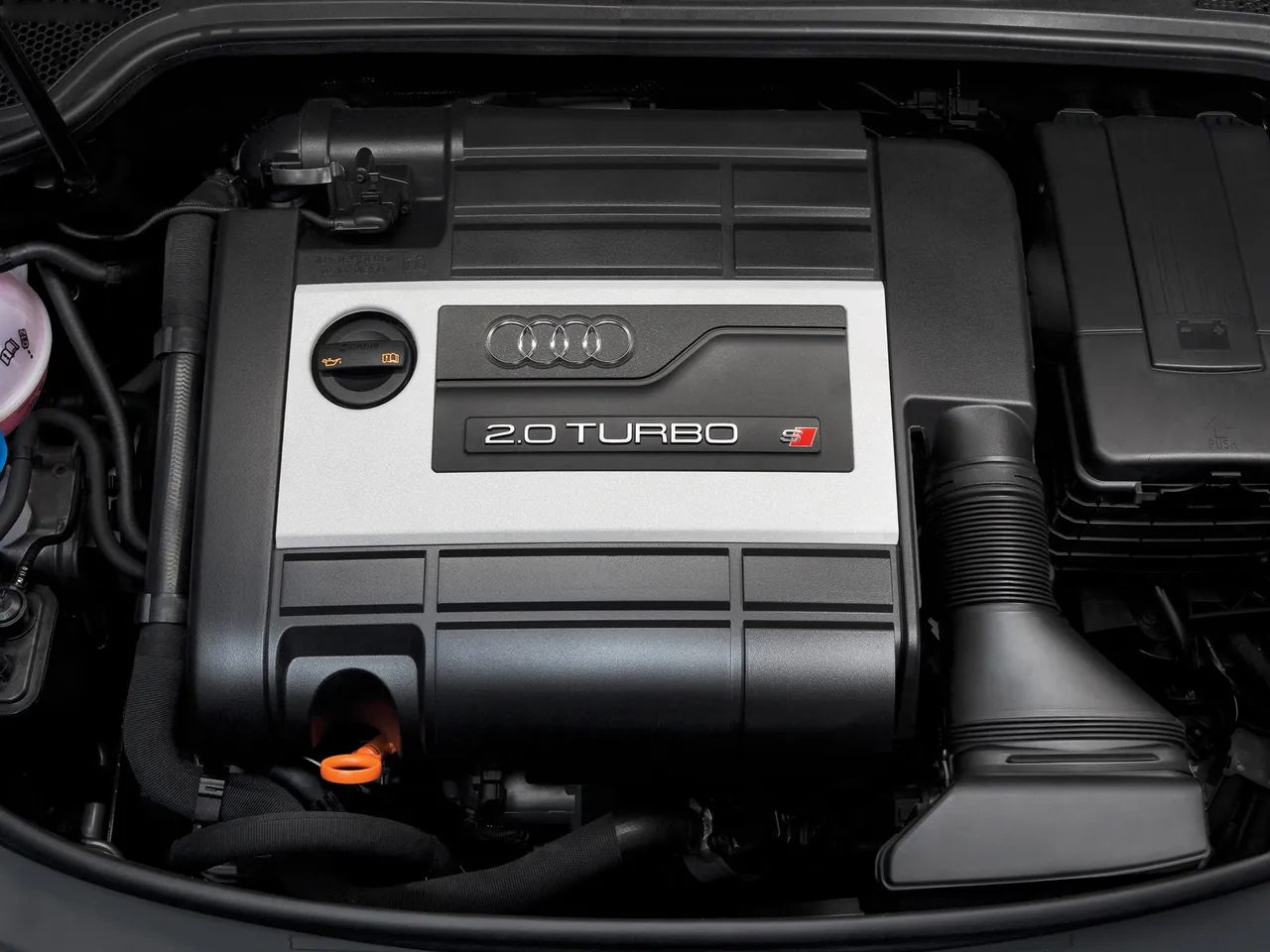 Audi S3 (2007) – motorový prostor