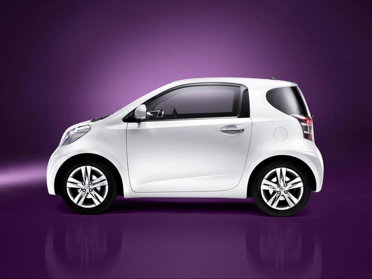 Toyota iQ (2009) – boční profil