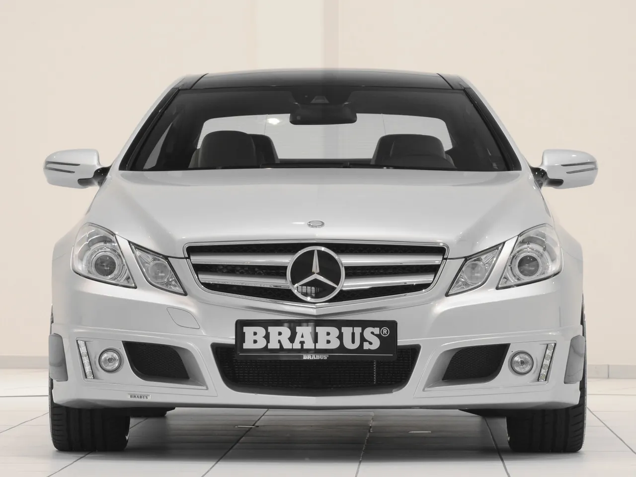 Brabus Mercedes-Benz E-Class Coupe (2010) – zepředu