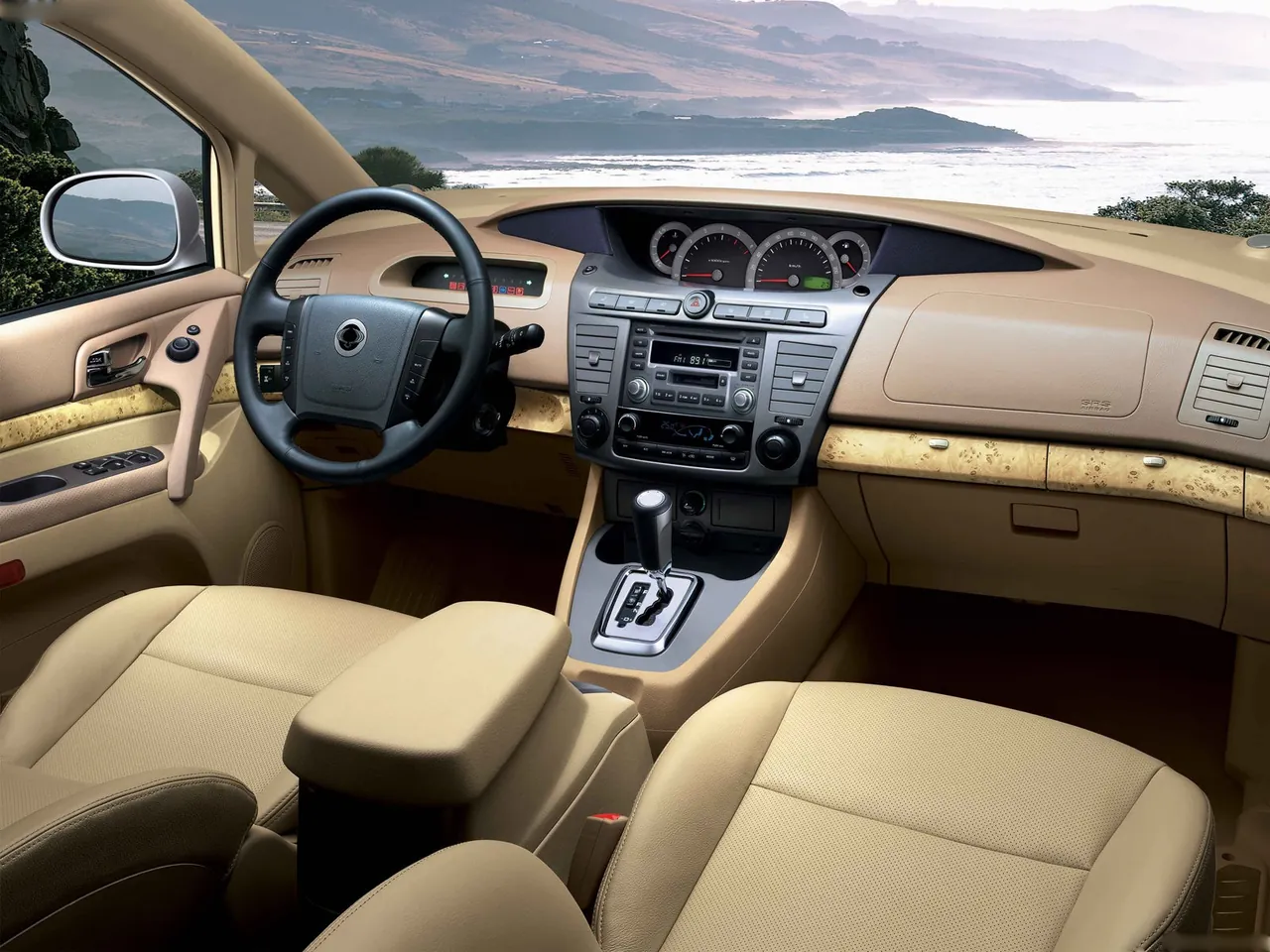 SsangYong Rodius (2004) – interiér