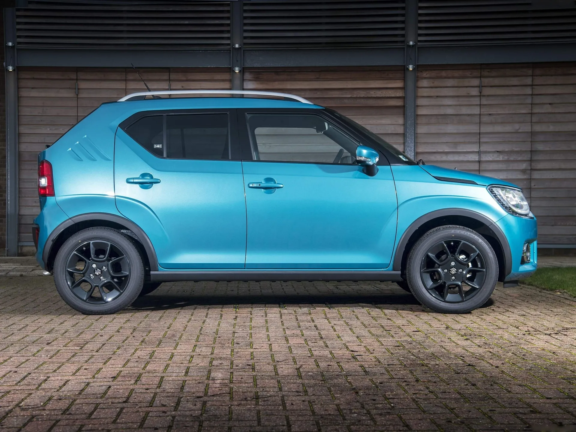 Suzuki Ignis (2017) – boční profil