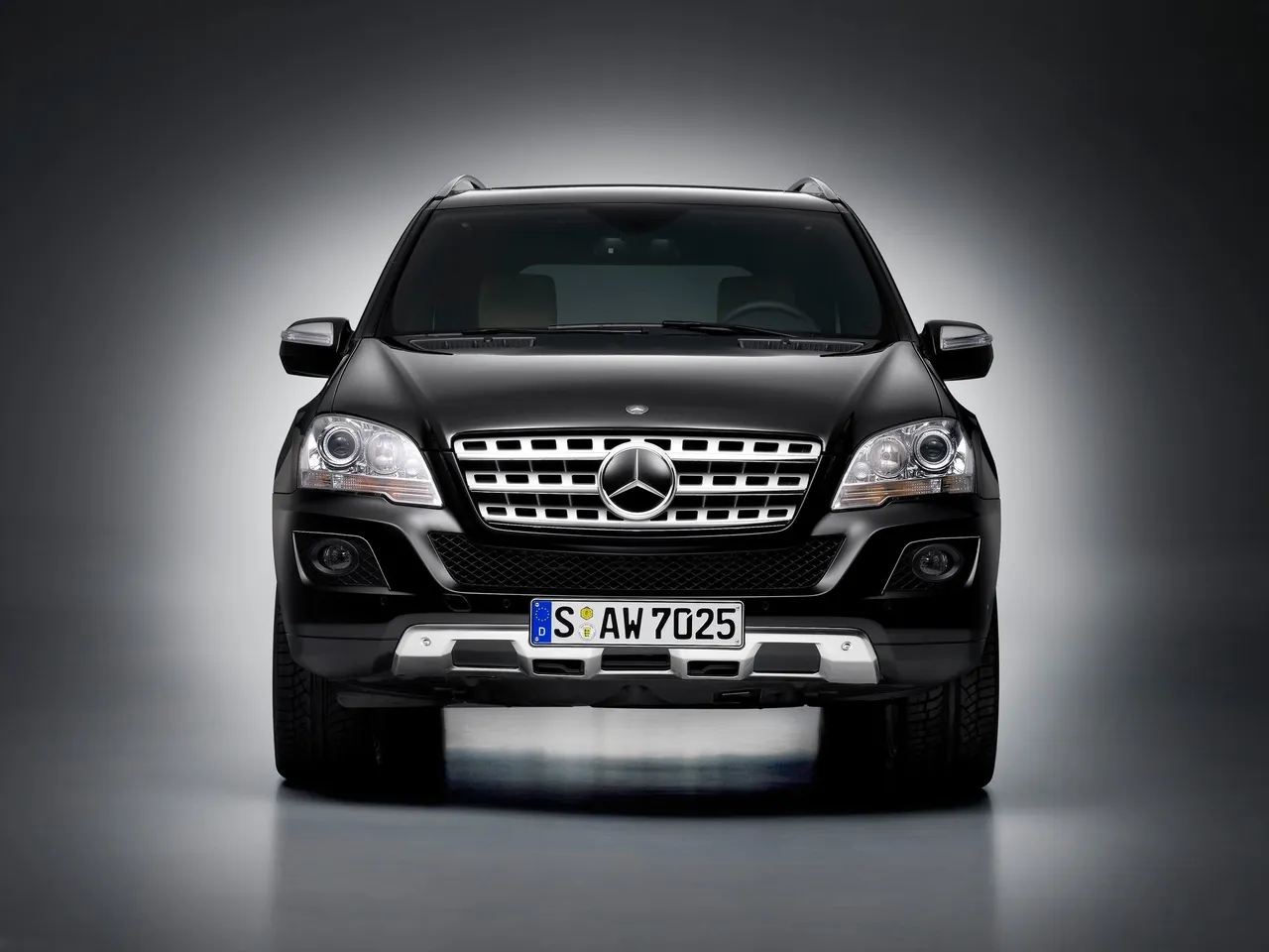 Mercedes-Benz M-Class (2009) - Front