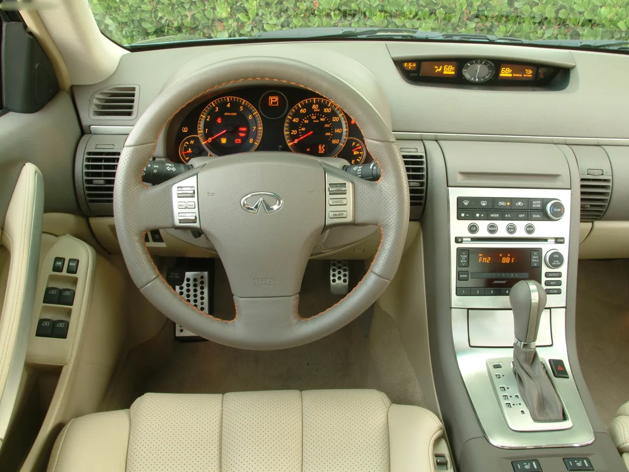 Infiniti G35 Sport Sedan (2005) – interiér