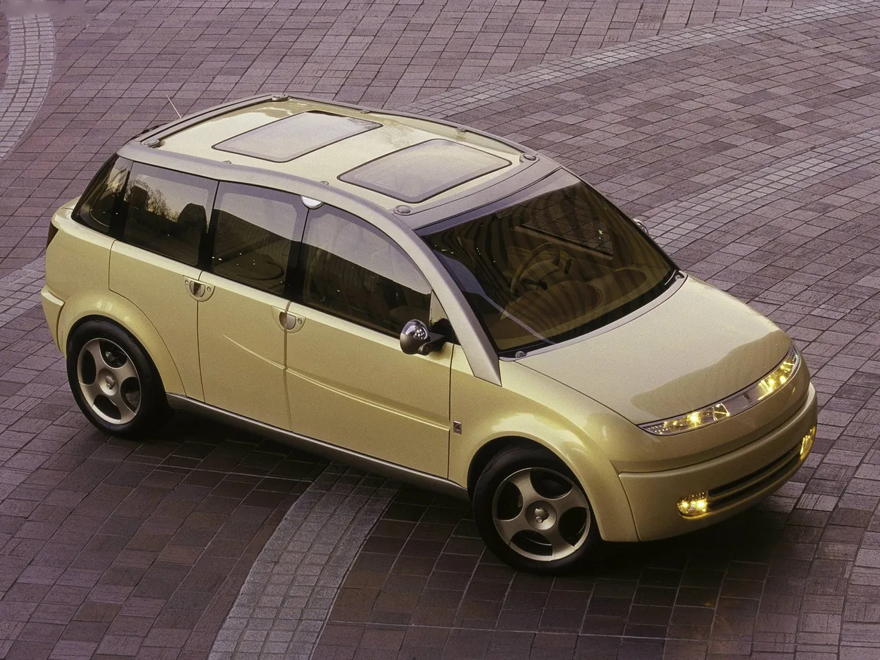 Saturn CV1 Concept (2000)