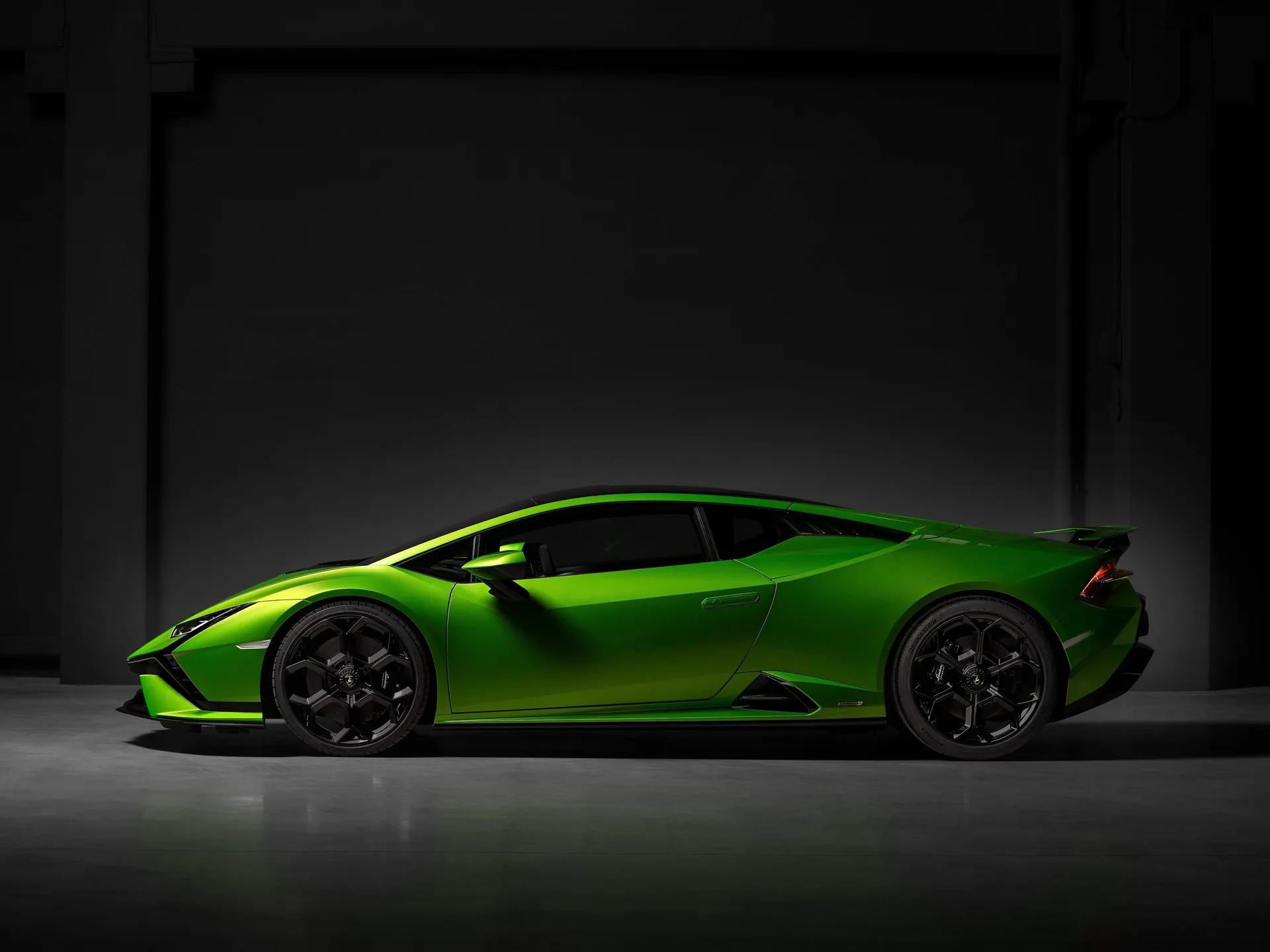 Lamborghini Huracan Tecnica (2023) – boční profil