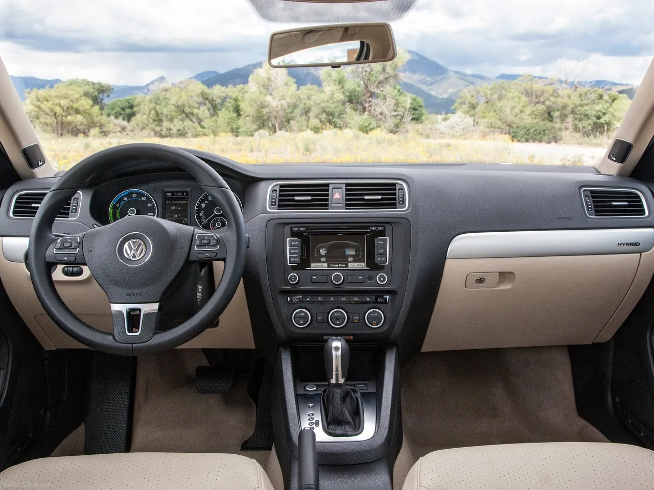 Volkswagen Jetta Hybrid (2013) - Interior