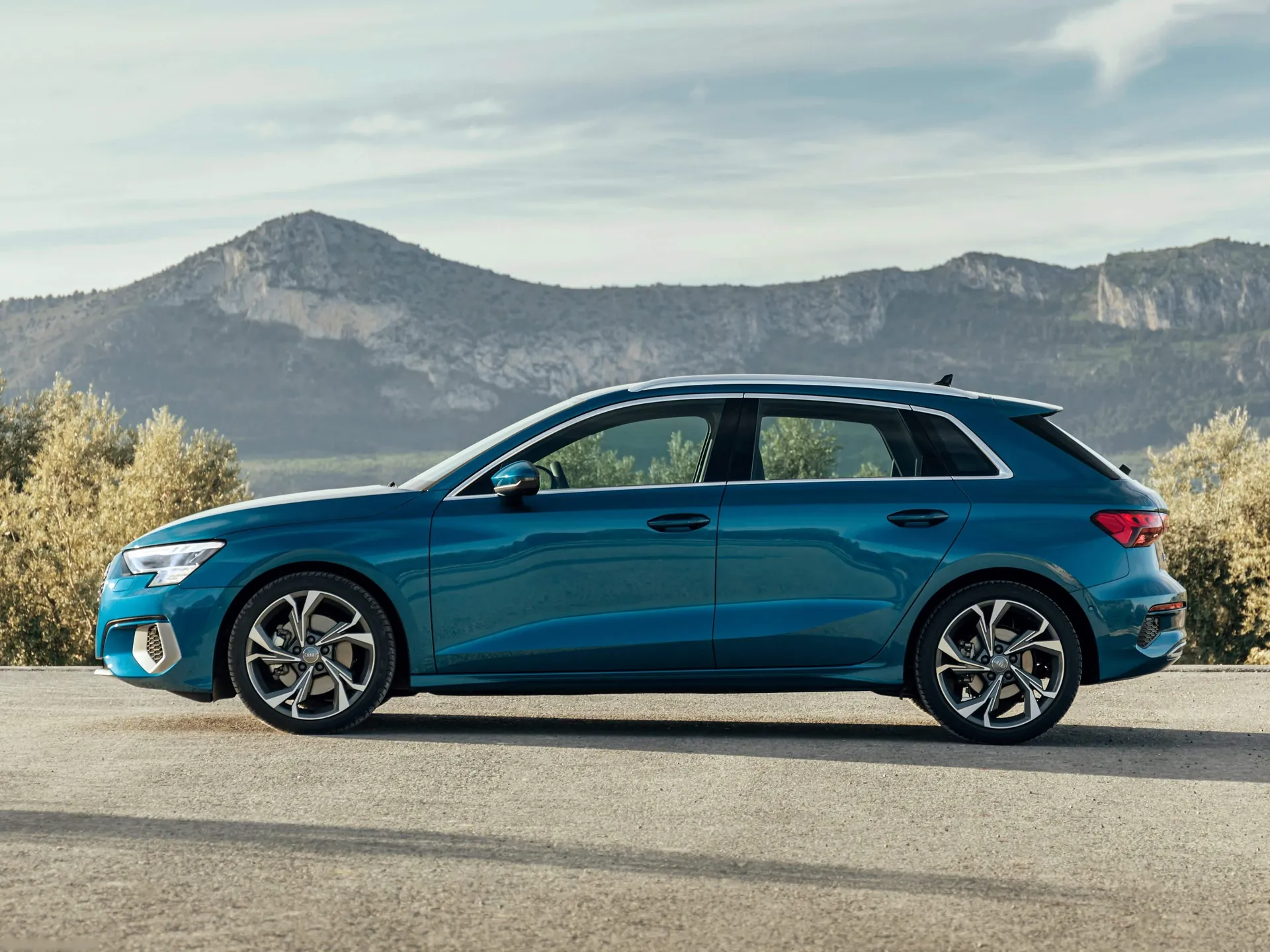 Audi A3 Sportback (2021) – boční profil