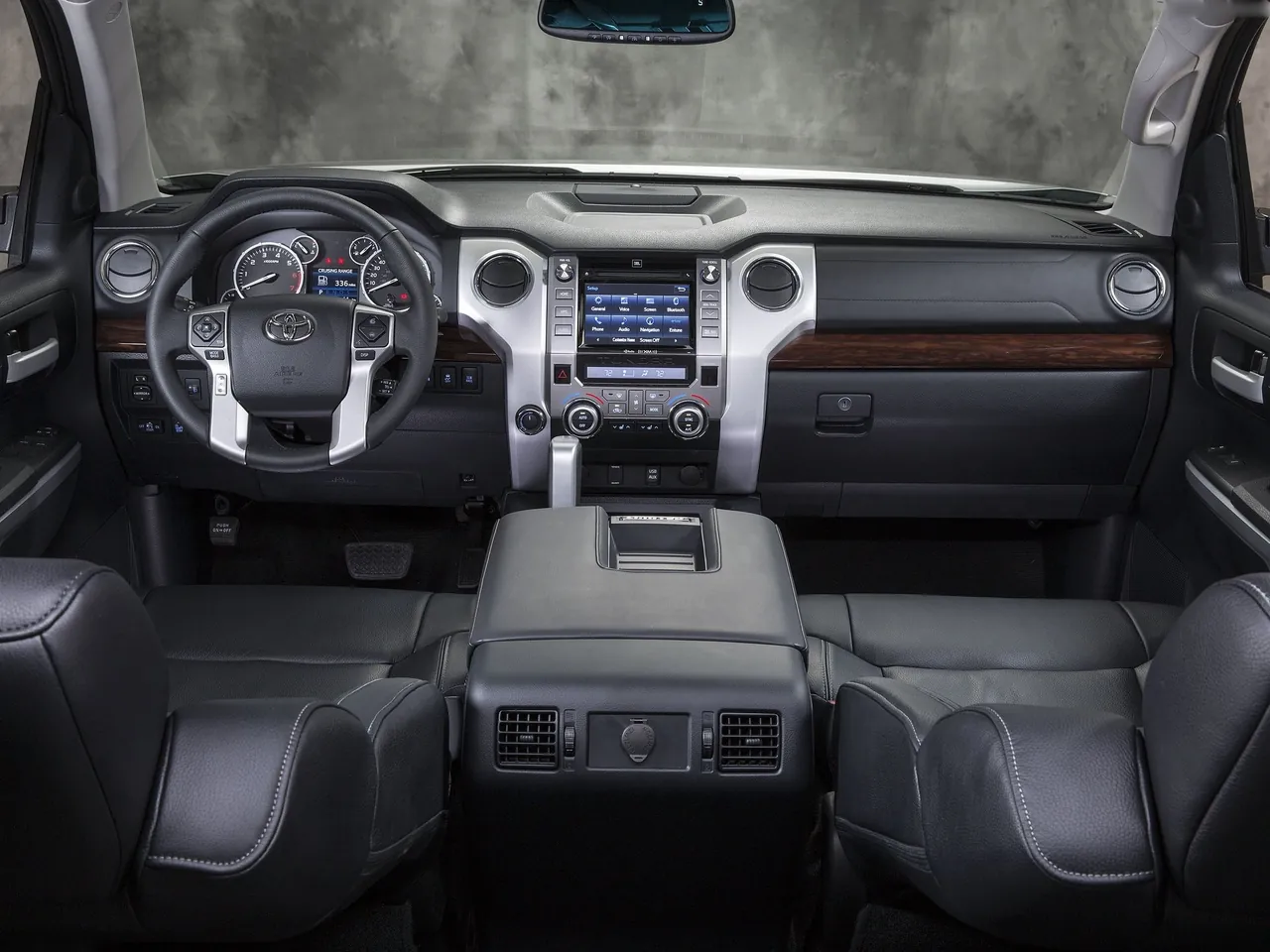 Toyota Tundra (2014) – interiér