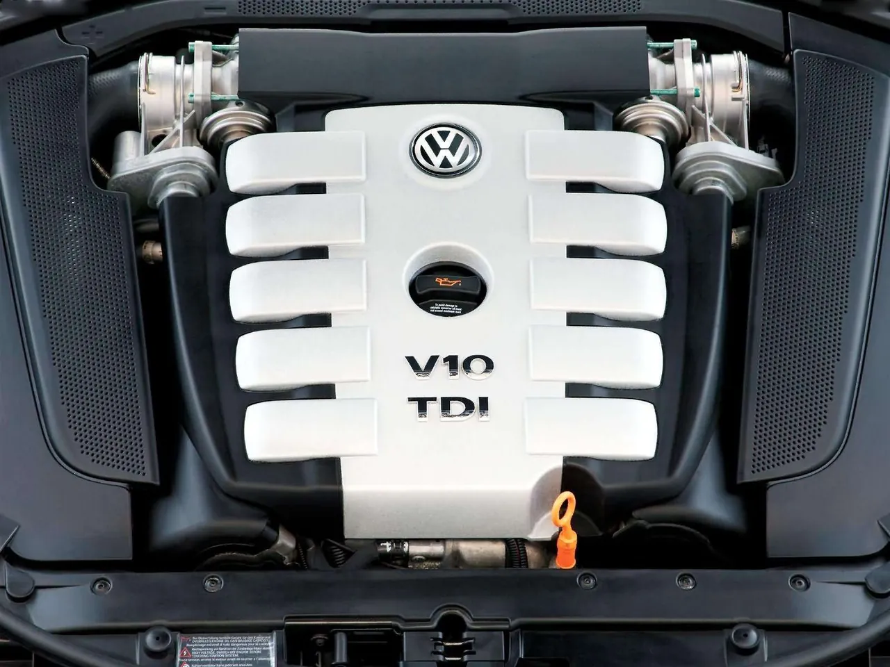 Volkswagen Phaeton V10 TDI (2003) - Engine Bay