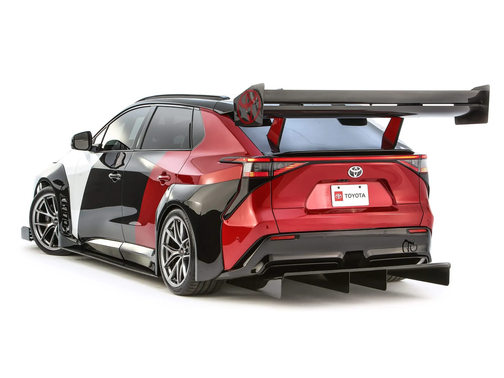 Toyota bZ Time Attack Concept (2025) – zadní tříčtvrteční pohled