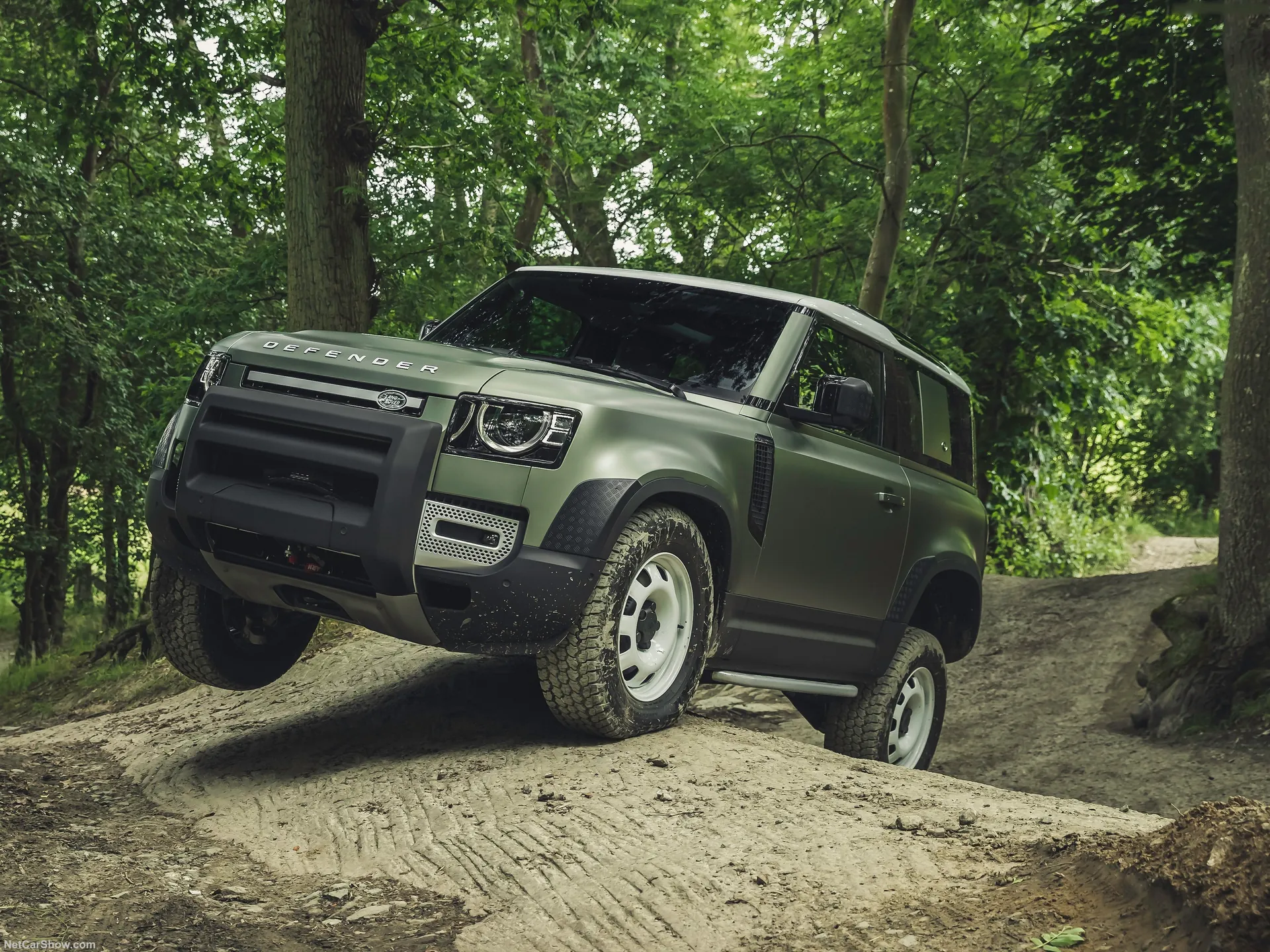Land Rover Defender 90 (2020)