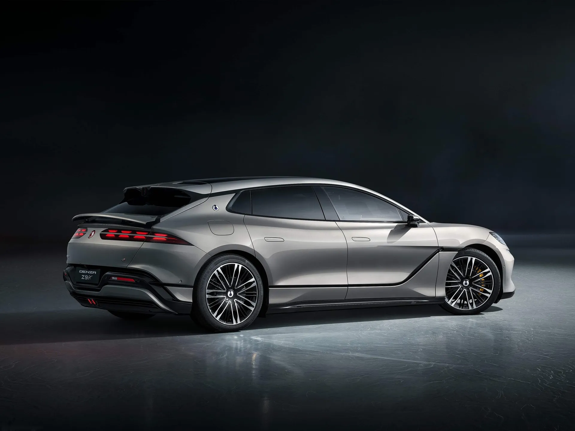 Denza Z9GT (2027) – zadní tříčtvrteční pohled