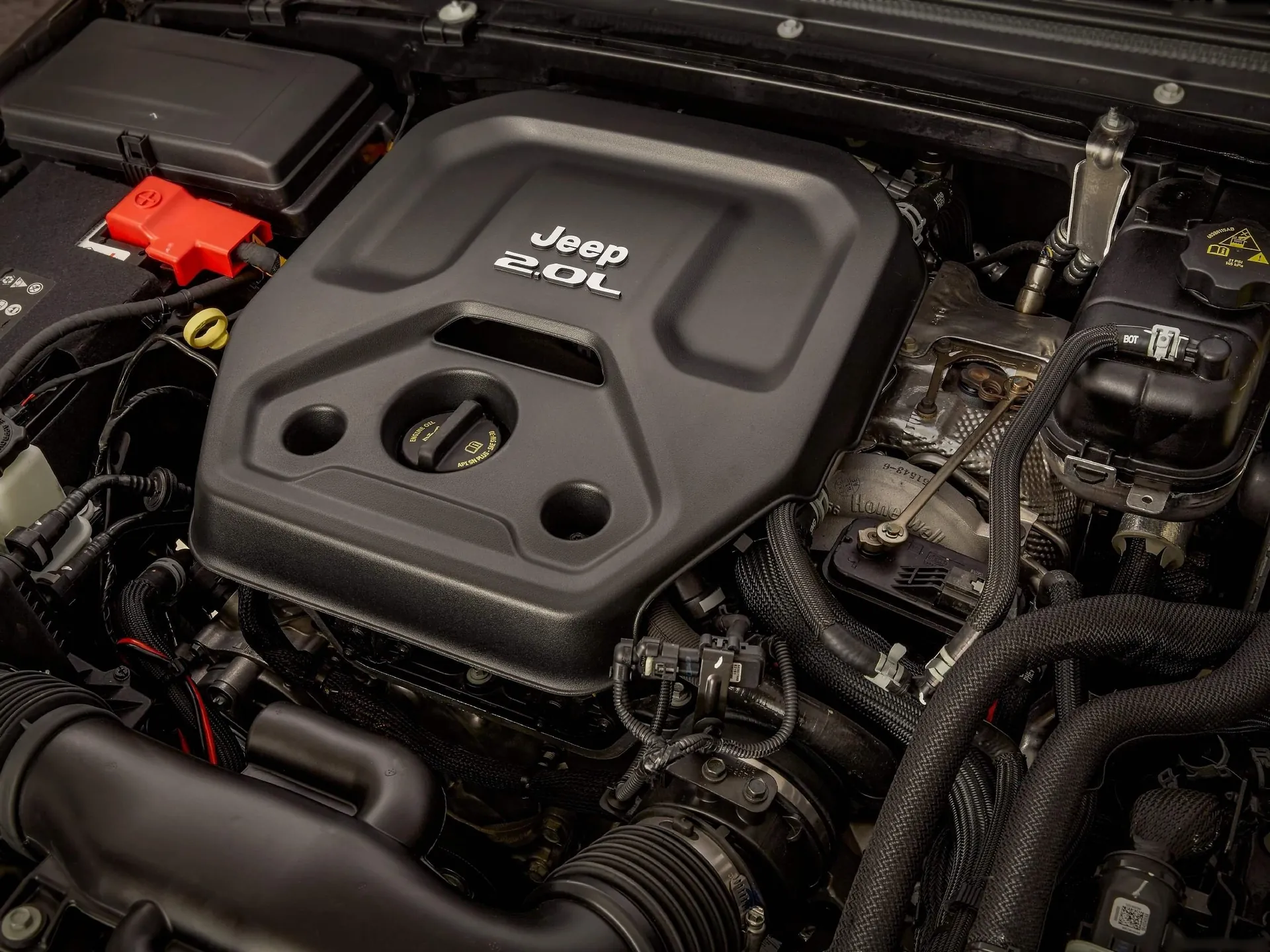 Jeep Wrangler Rubicon 4xe (2021) - Engine Bay