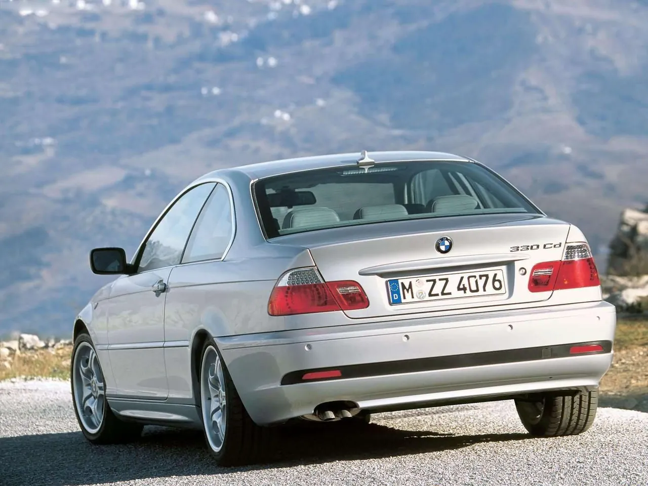 BMW 330Cd Coupe (2004) – zadní tříčtvrteční pohled