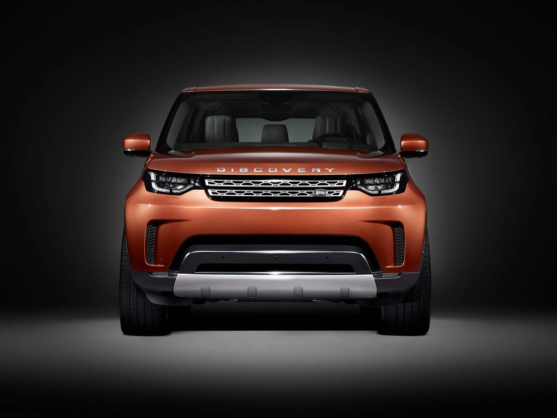 Land Rover Discovery (2017) - Front