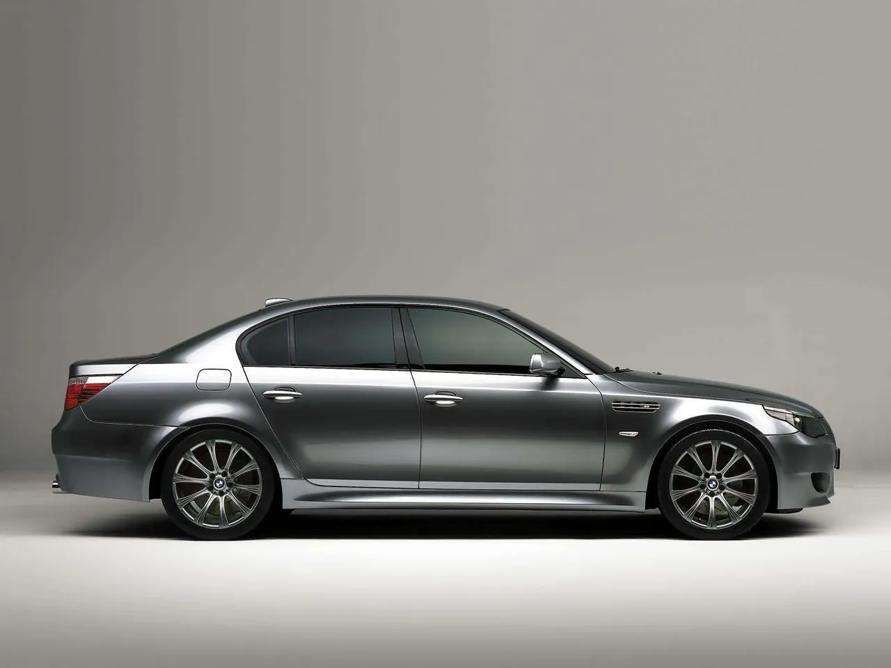 BMW Concept M5 (2004) – boční profil