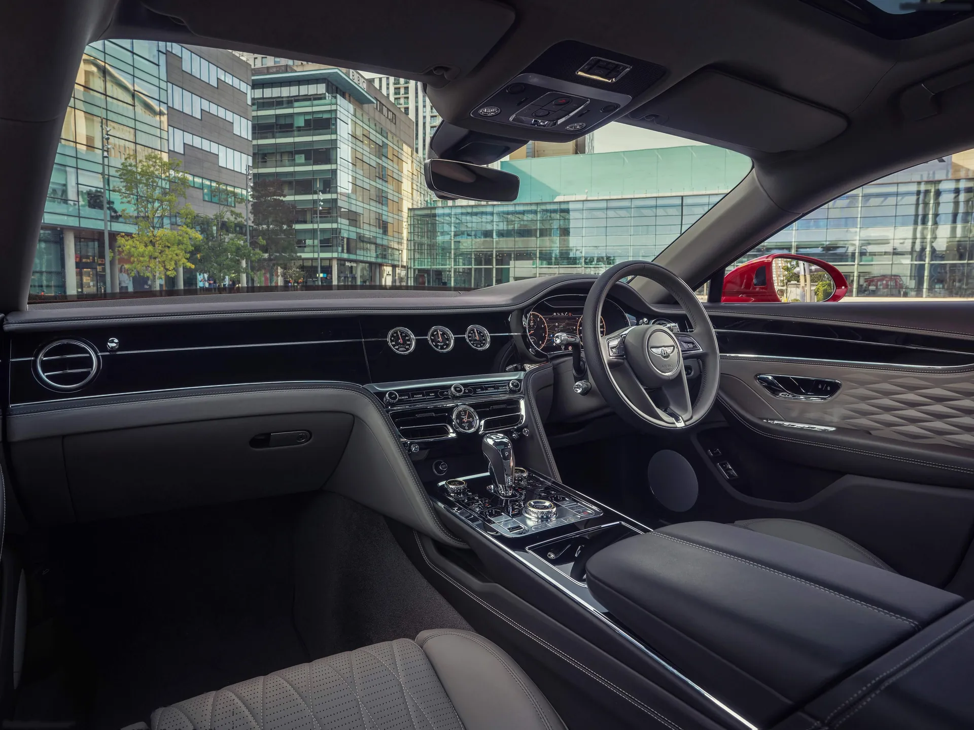 Bentley Flying Spur V8 (2021) – interiér