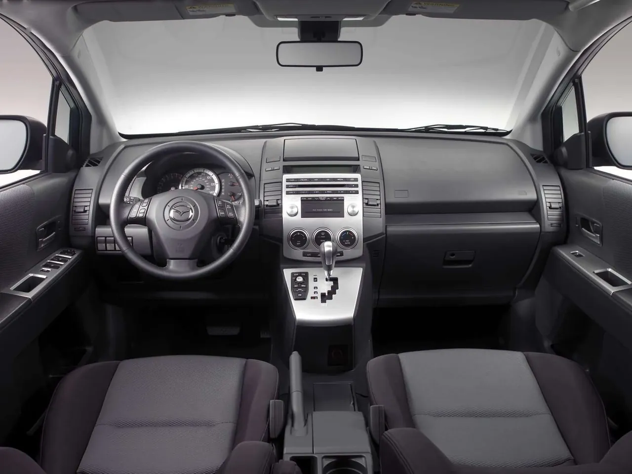 Mazda 5 [EU] (2004) – interiér
