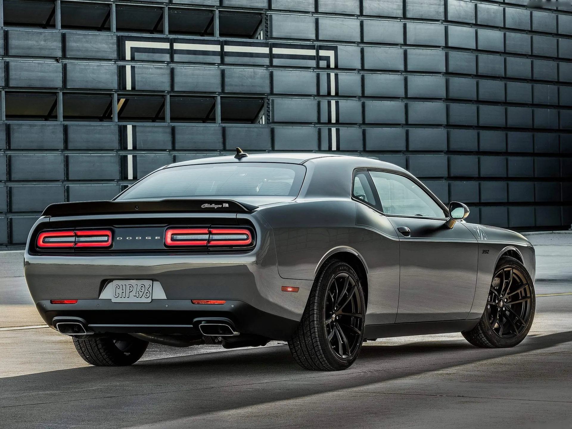 Dodge Challenger TA 392 (2017) – zadní tříčtvrteční pohled