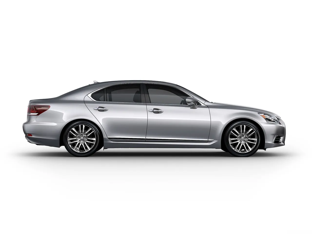 Lexus LS 460 (2013) – boční profil