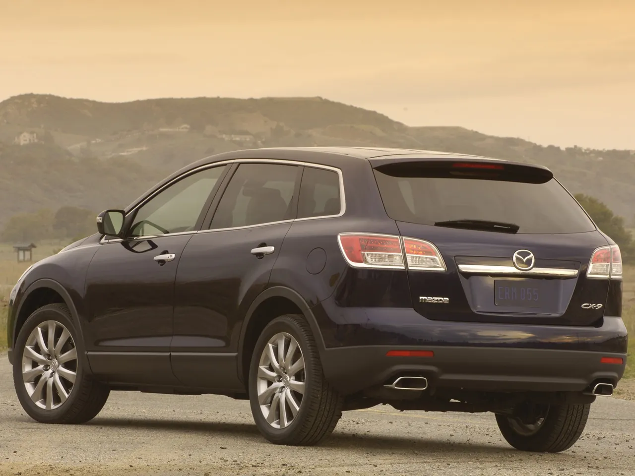 Mazda CX-9 (2007) – zadní tříčtvrteční pohled