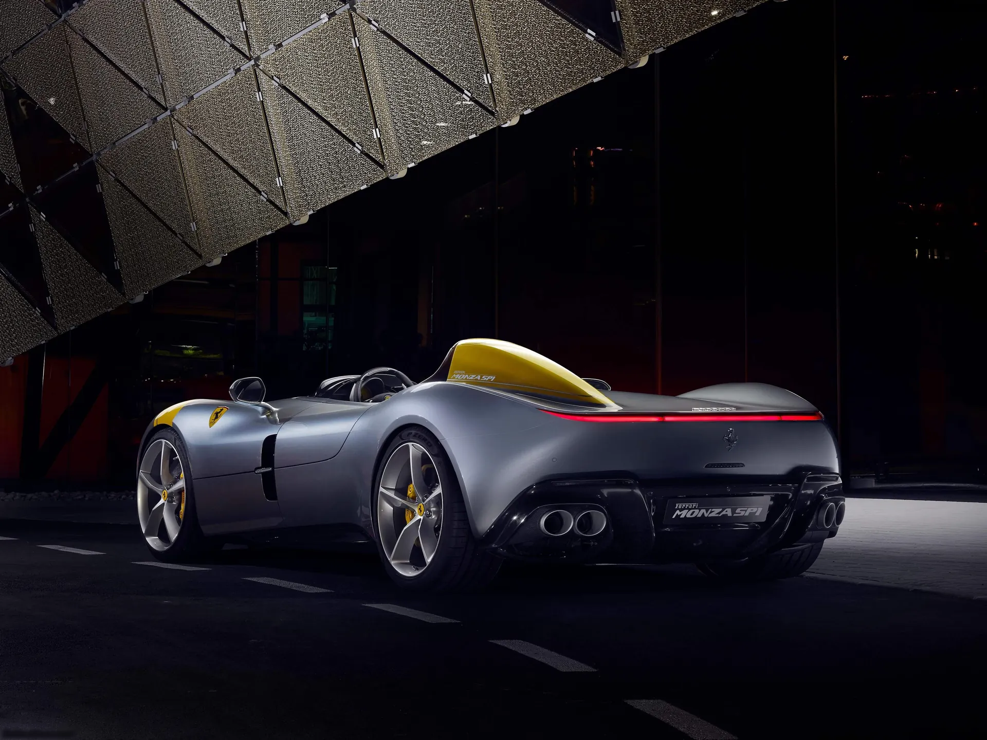 Ferrari Monza SP1 (2019) – zadní tříčtvrteční pohled