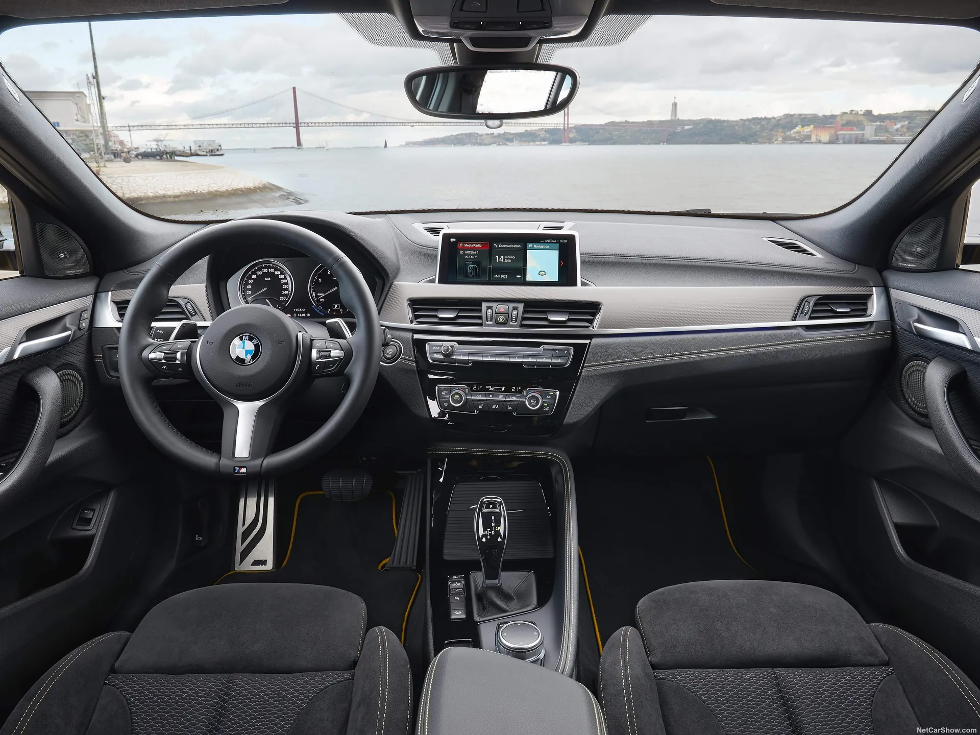 BMW X2 (2019) – interiér