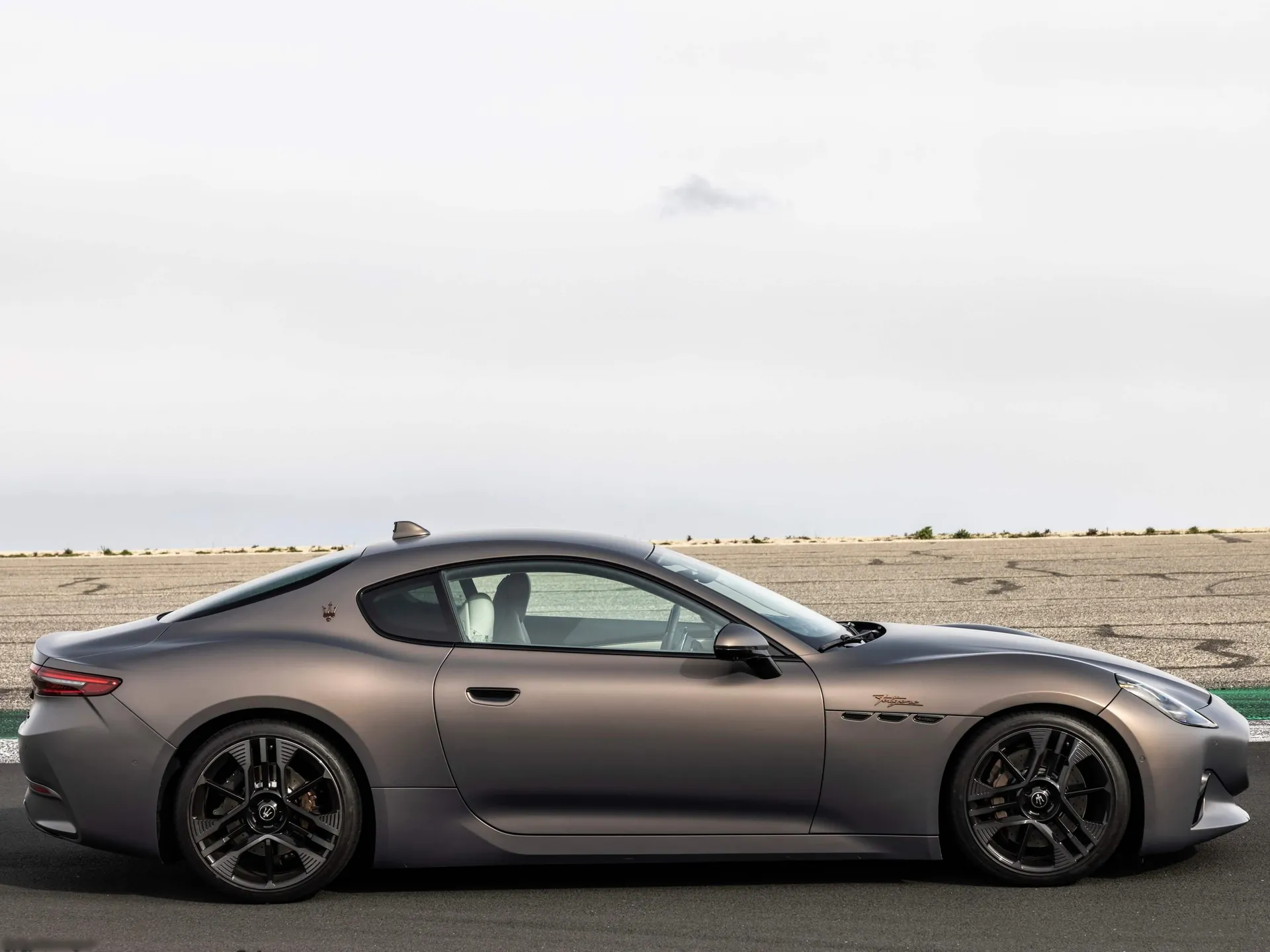 Maserati GranTurismo Folgore (2023) – boční profil